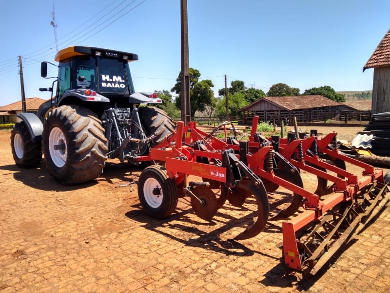 trator aração de terra sa platina