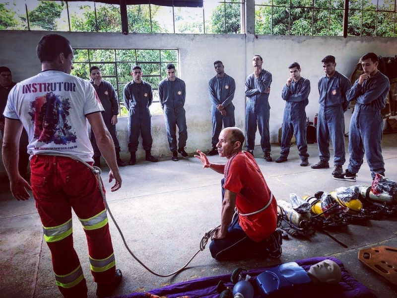 Campo Prático (Prevenção e Combate à Incêndio) - Turma Bombeiro Civil