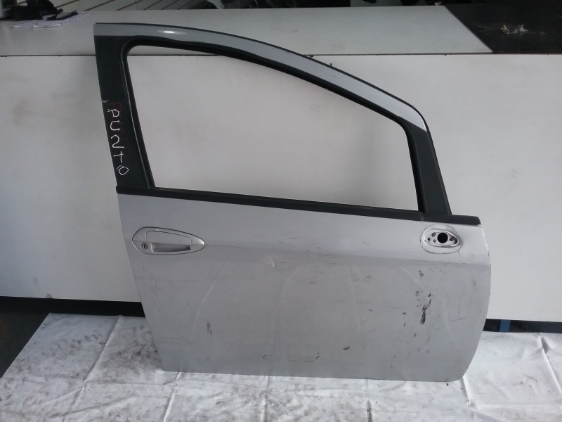 Porta dianteira direita Fiat Punto 2008 2009 2010 sjc