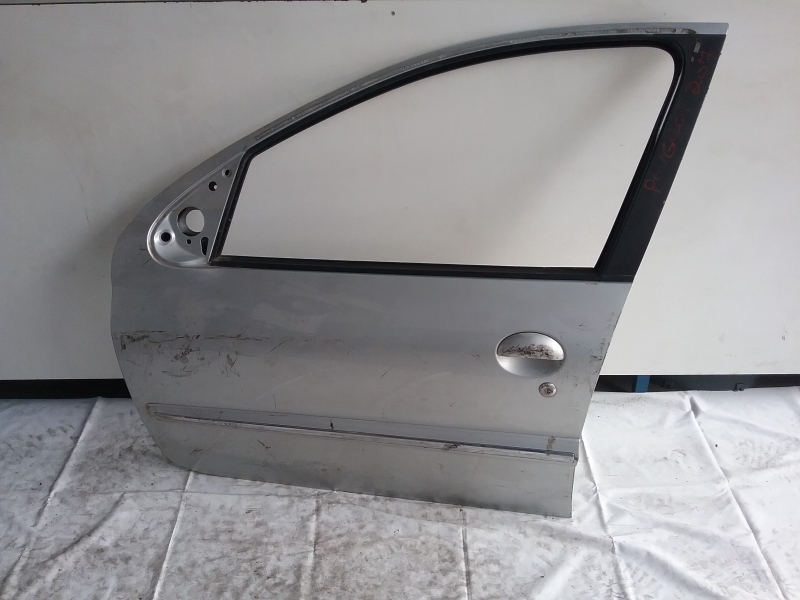 Porta dianteira esquerda Peugeot  206 2006 2007 2008 2009 2010 sjc