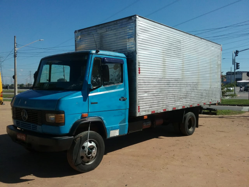 caminhão baú transporte de mudanças sjc